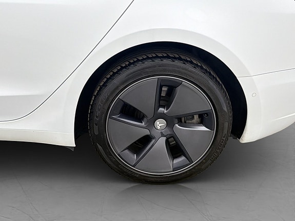 Tesla Model 3 29 of 30