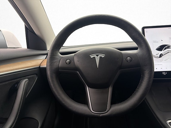 Tesla Model 3 14 of 30