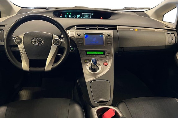 Toyota Prius 10 of 21