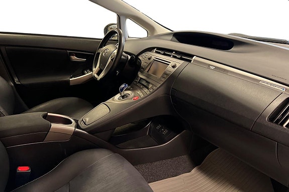 Toyota Prius 7 of 21