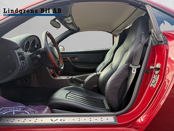 Mercedes-Benz SLK320 10 of 13