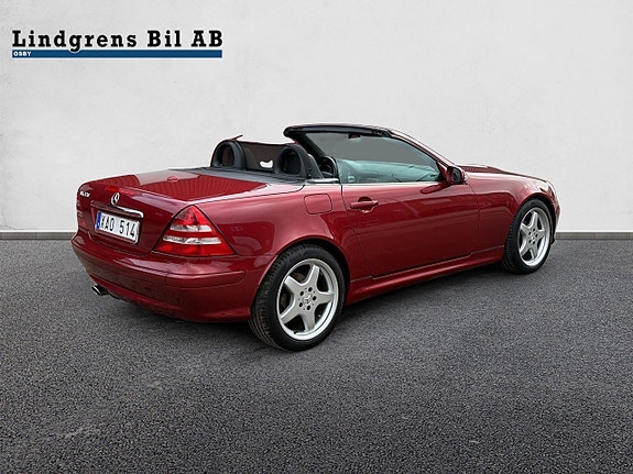 Mercedes-Benz SLK320 8 of 13