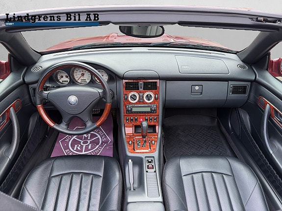 Mercedes-Benz SLK320 11 of 13
