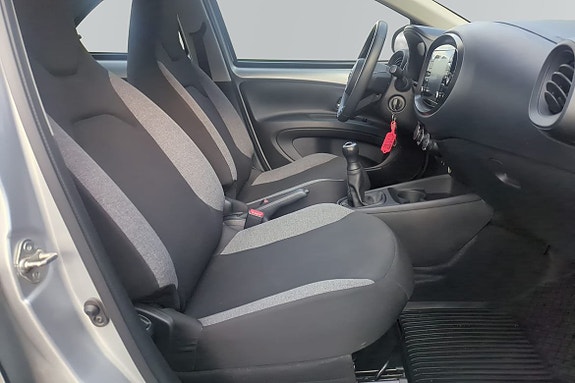 Toyota Aygo X 7 of 11