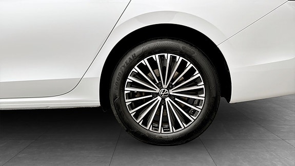 Volkswagen Passat 6 of 19
