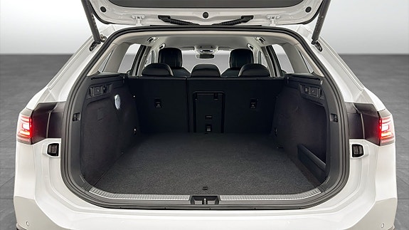 Volkswagen Passat 12 of 19