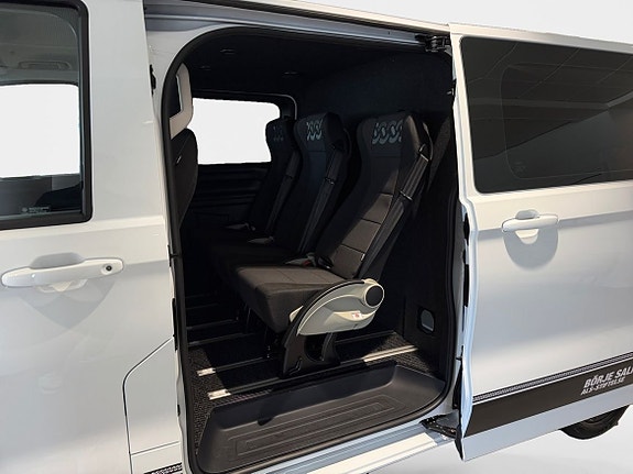 Volkswagen Transporter 12 of 22