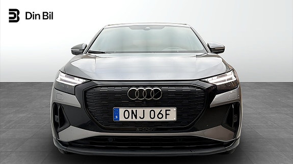Audi Q4 e-tron 4 of 15