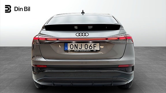 Audi Q4 e-tron 5 of 15