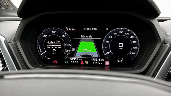 Audi Q4 e-tron 9 of 15