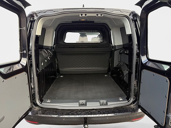 Volkswagen Caddy Maxi 21 of 25