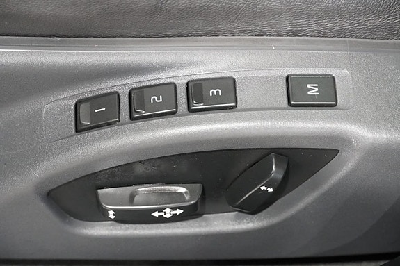 Volvo XC60 11 of 15