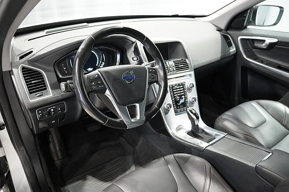 Volvo XC60 8 of 15