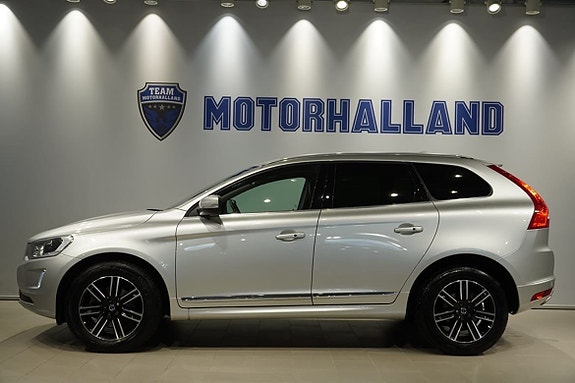 Volvo XC60 2 of 15