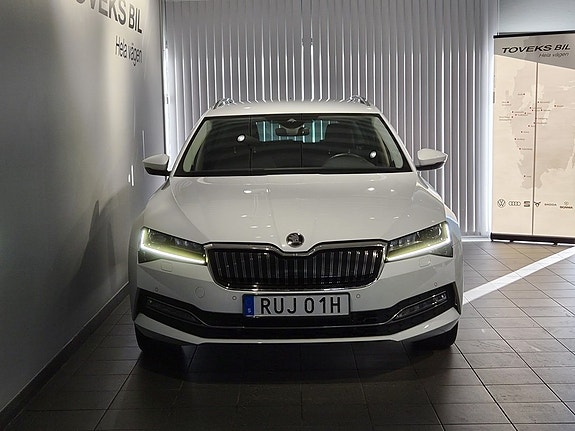 Skoda Superb 2 of 21