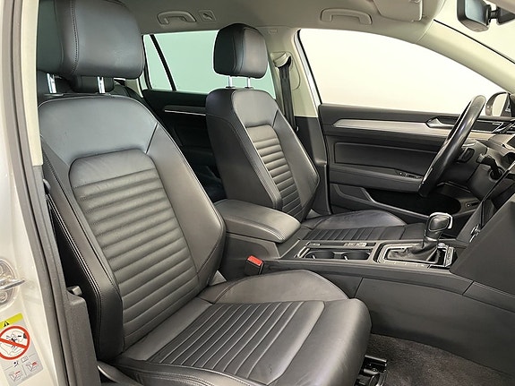 Volkswagen Passat Alltrack 16 of 27