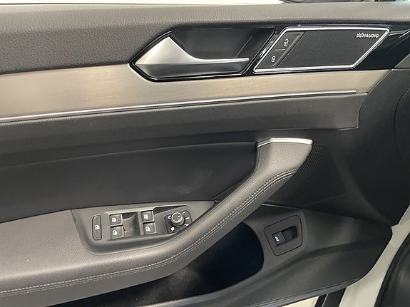 Volkswagen Passat Alltrack 17 of 27