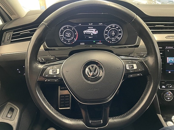 Volkswagen Passat Alltrack 14 of 27