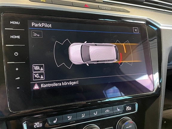 Volkswagen Passat Alltrack 20 of 27