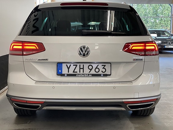 Volkswagen Passat Alltrack 8 of 27