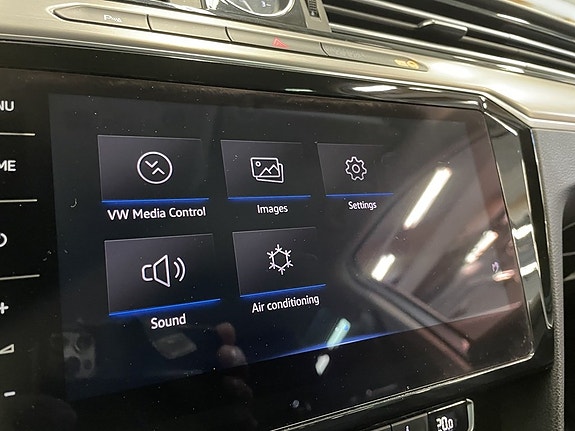Volkswagen Passat Alltrack 23 of 27
