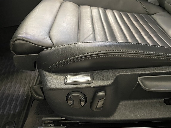 Volkswagen Passat Alltrack 18 of 27