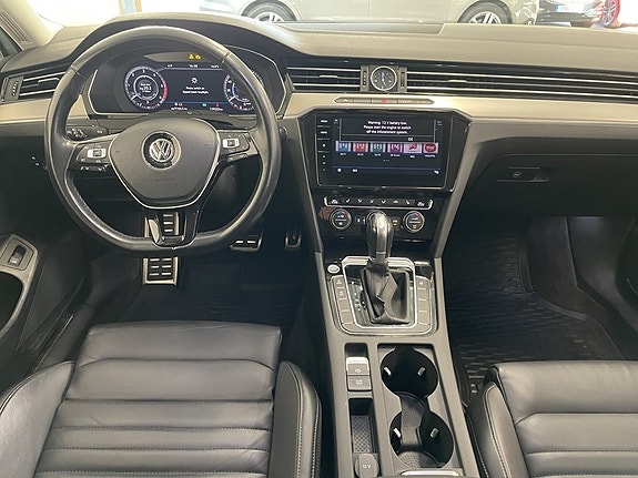 Volkswagen Passat Alltrack 13 of 27