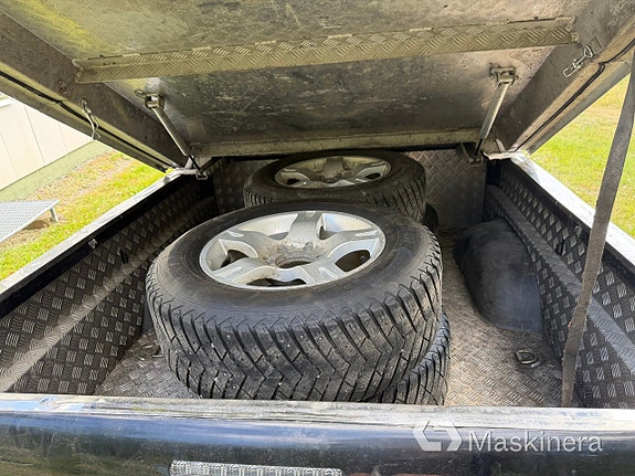 Mitsubishi L200 Club Cab 10 of 10