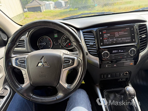 Mitsubishi L200 Club Cab 7 of 10