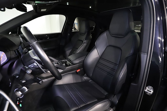 Porsche Cayenne 9 of 25