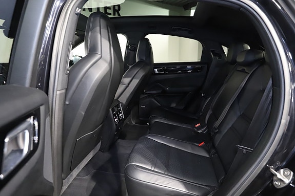 Porsche Cayenne 18 of 25