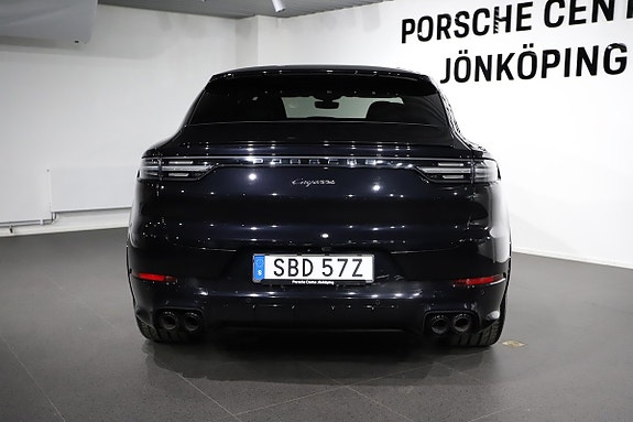 Porsche Cayenne 3 of 25