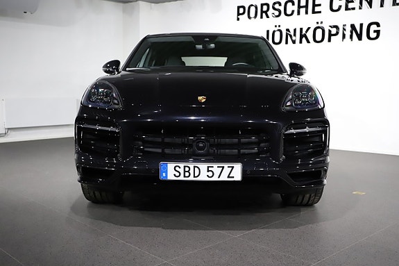 Porsche Cayenne 2 of 25