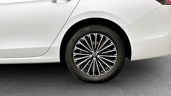 Volkswagen Passat 6 of 19