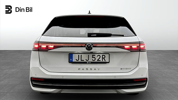 Volkswagen Passat 5 of 19