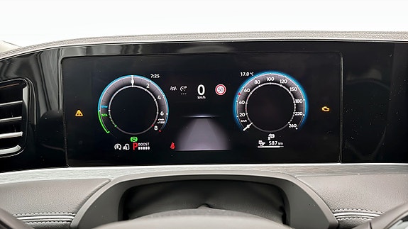 Volkswagen Passat 13 of 19