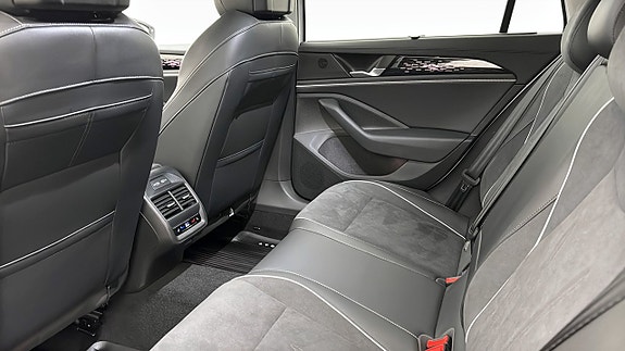 Volkswagen Passat 11 of 19