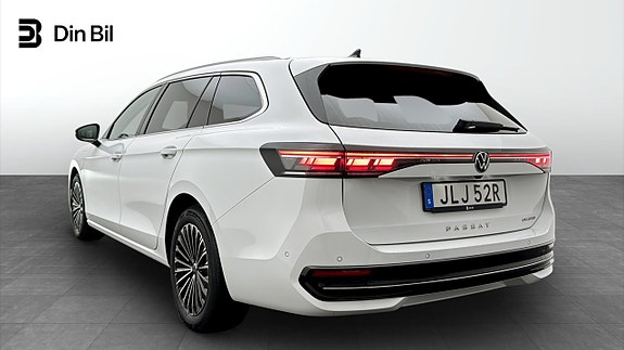 Volkswagen Passat 3 of 19