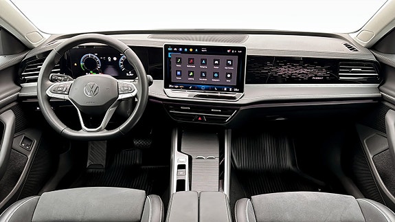 Volkswagen Passat 10 of 19