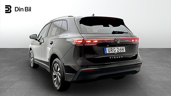 Volkswagen Tiguan 3 of 19