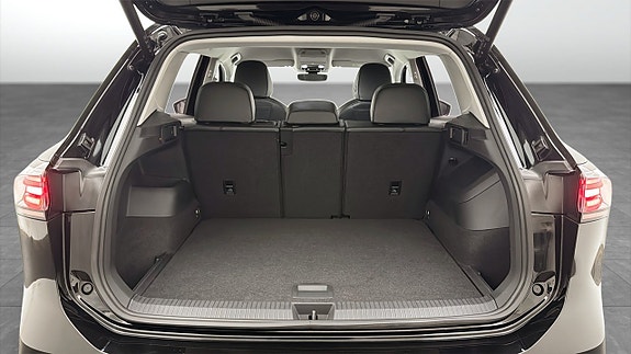 Volkswagen Tiguan 12 of 19
