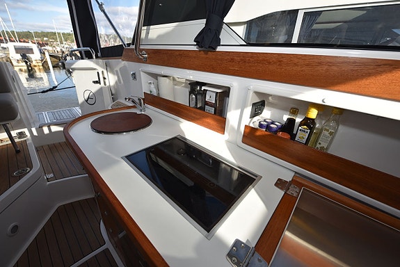 Aquador 27 HT 11 of 24