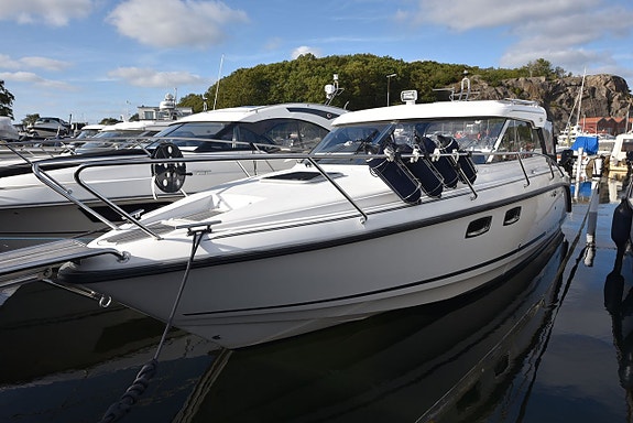 Aquador 27 HT 2 of 24
