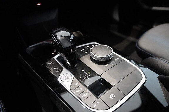 BMW 118i 7 of 14