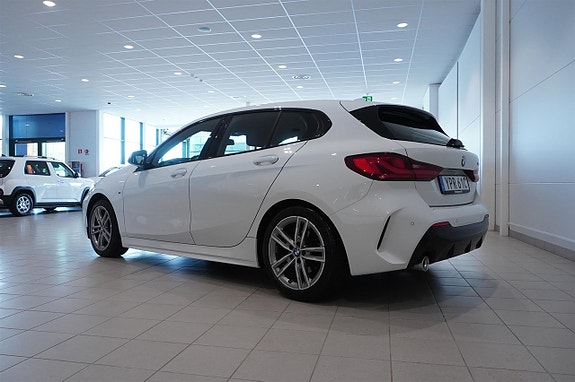 BMW 118i 3 of 14