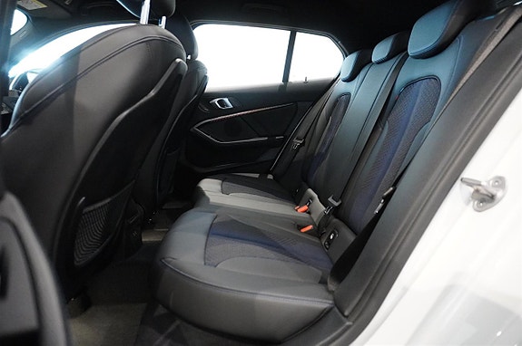 BMW 118i 6 of 14