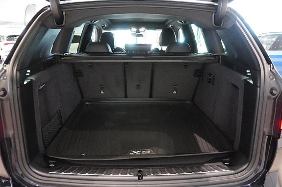 BMW iX3 11 of 12