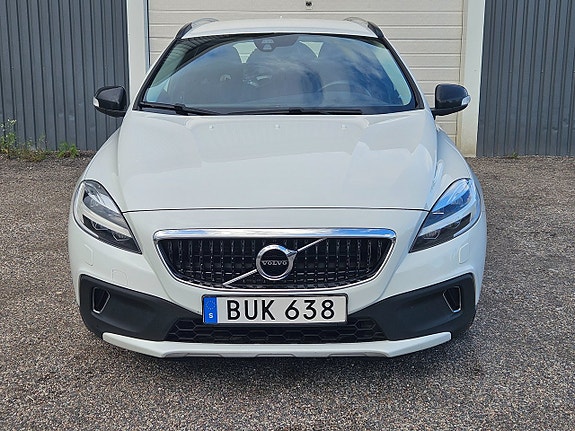 Volvo V40 Cross Country 8 of 8