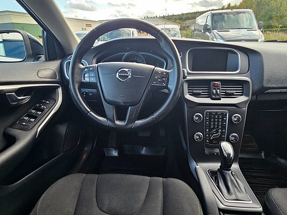 Volvo V40 Cross Country 5 of 8