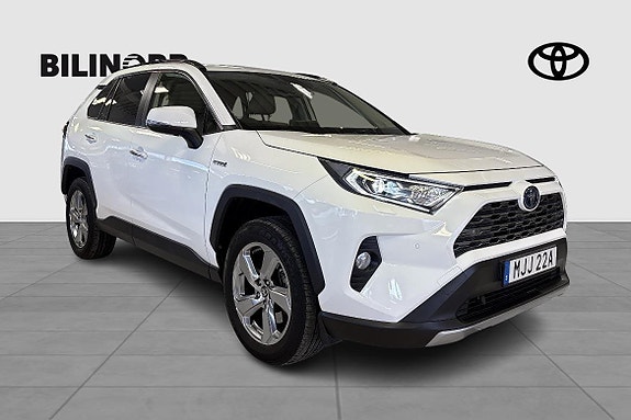 Toyota RAV4 4 of 15